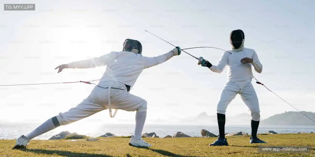 🎁【周边商城】限量潮品,把偶像的荣耀穿在身上!